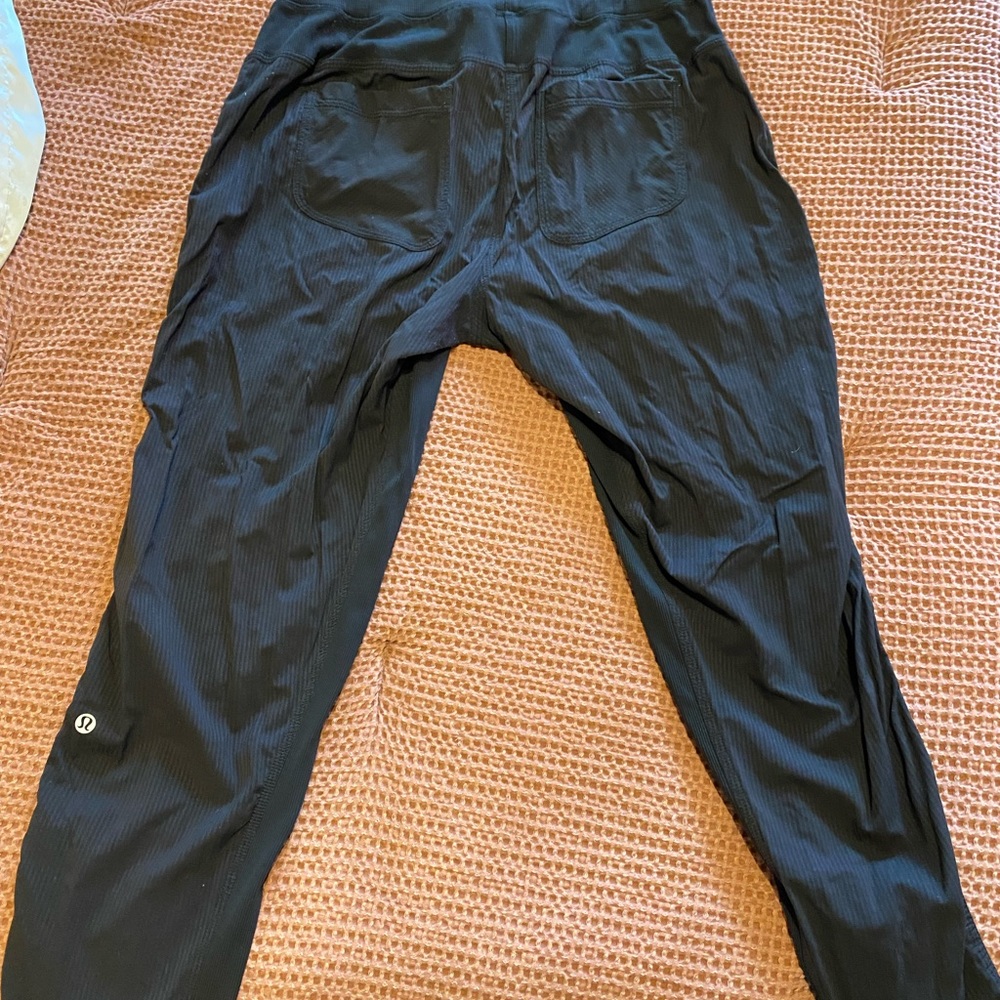 Lululemon street to studio pant
